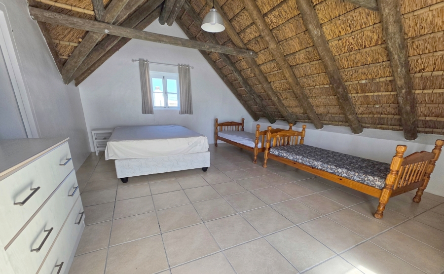 5 Bedroom Property for Sale in Struisbaai Western Cape